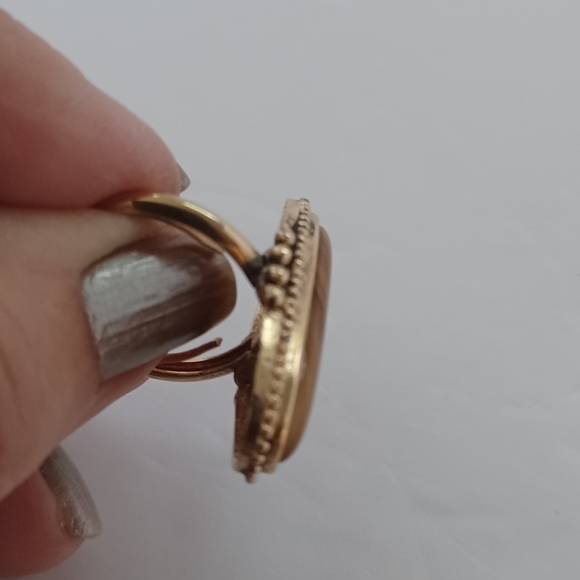 AVON vintage adjustable strap Ring goldtone brown oval stone shimmering sands - Picture 3 of 4